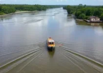 passeio de tototó pelo Rio Sergipe