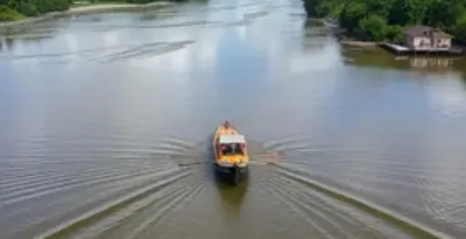 passeio de tototó pelo Rio Sergipe
