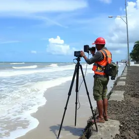 Defesa Civil de Aracaju monitora maré alta