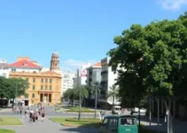 Prefeita Emília assina ordens de serviço para obras em 10 praças de Aracaju